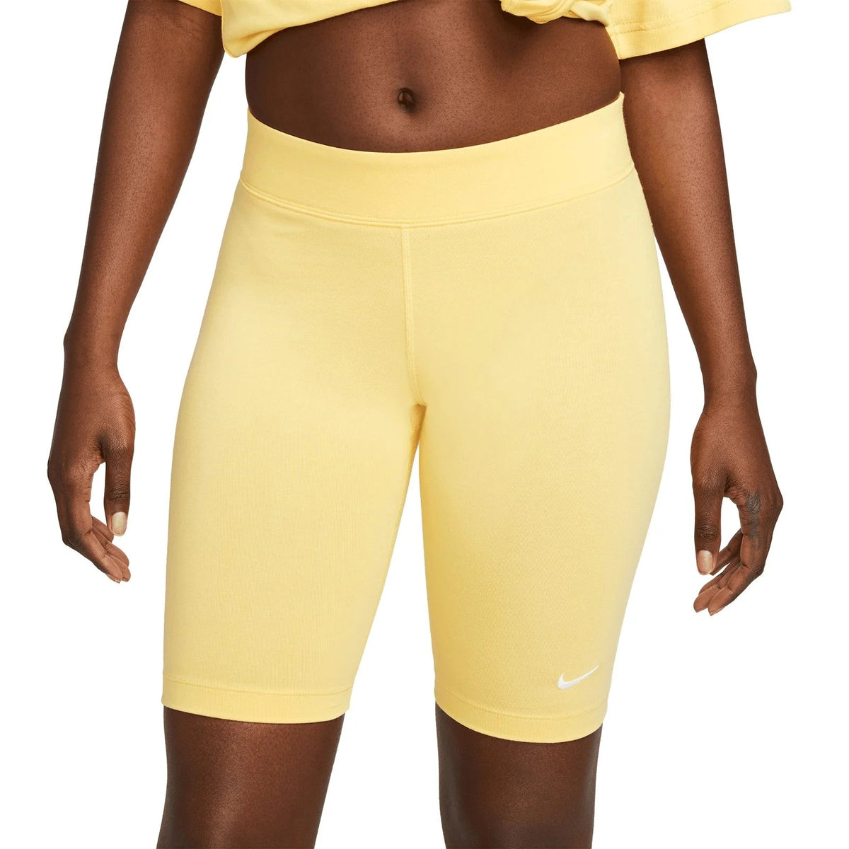 SPORTSWEAR ESSENTIAL