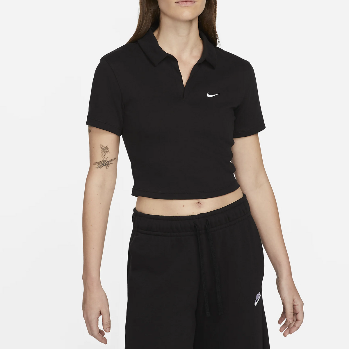SPORTSWEAR ESSENTIALS