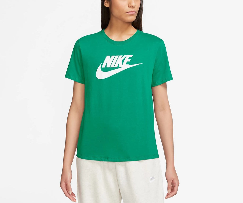 SPORTSWEAR ESSENTIALS
