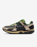 NIKE Zoom Vomero 5