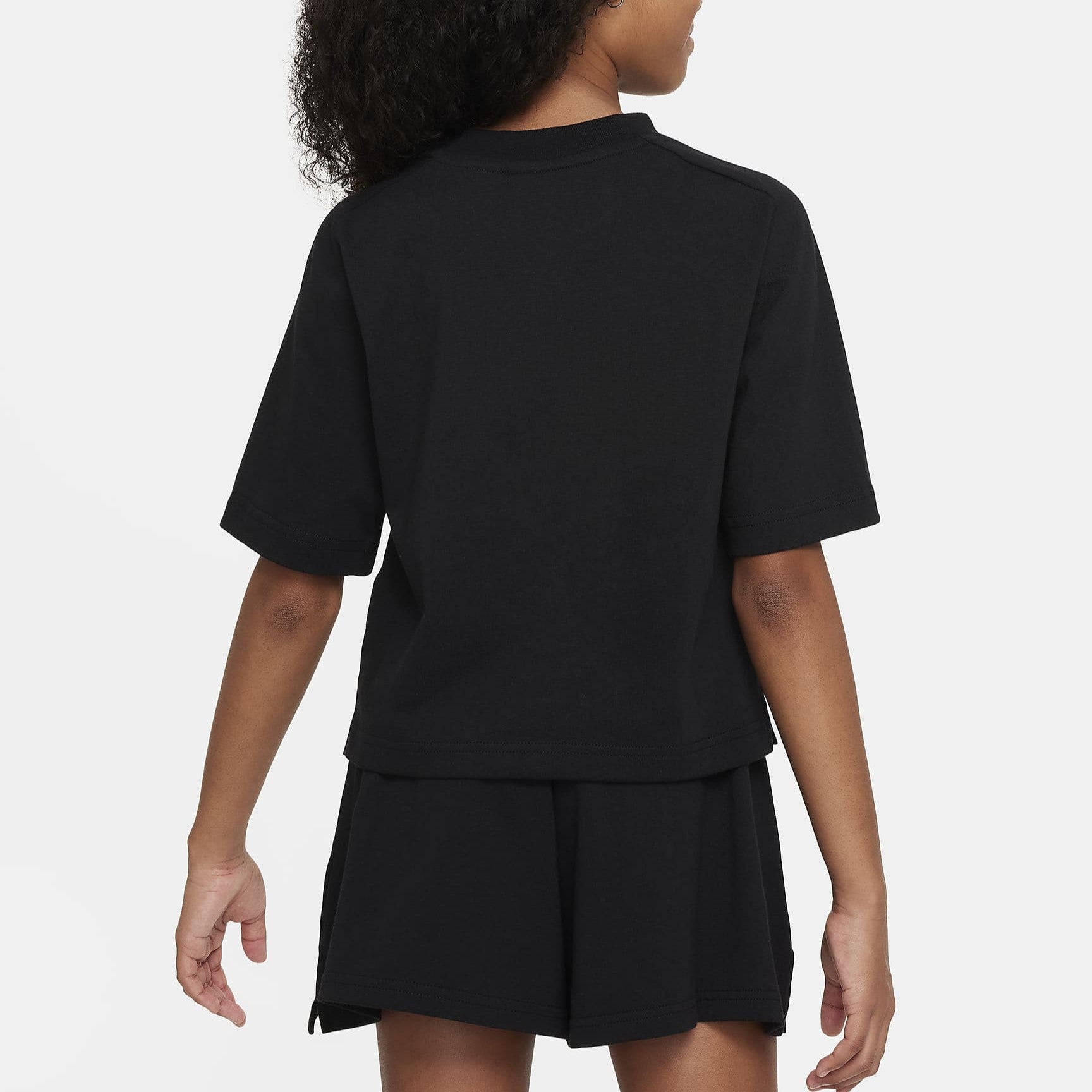 SPORTSWEAR