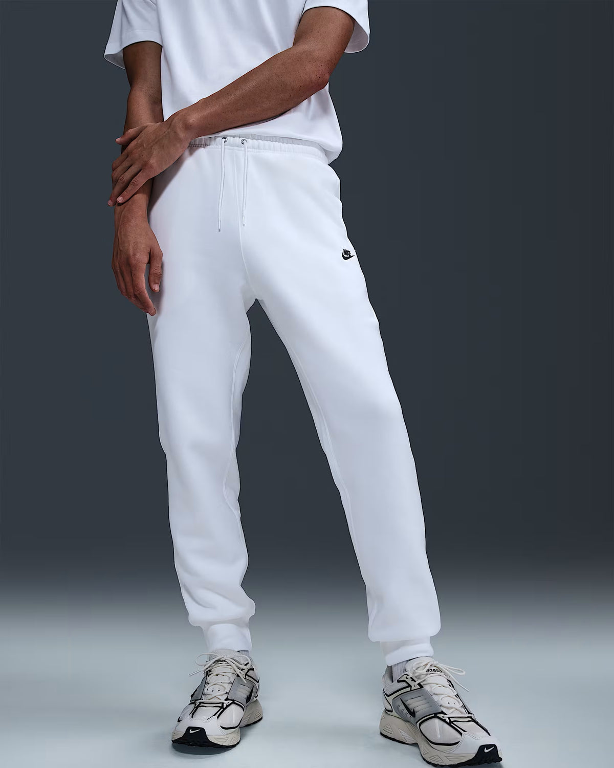 Pantalone Tuta Nike Club Men's Joggers FN3787-100