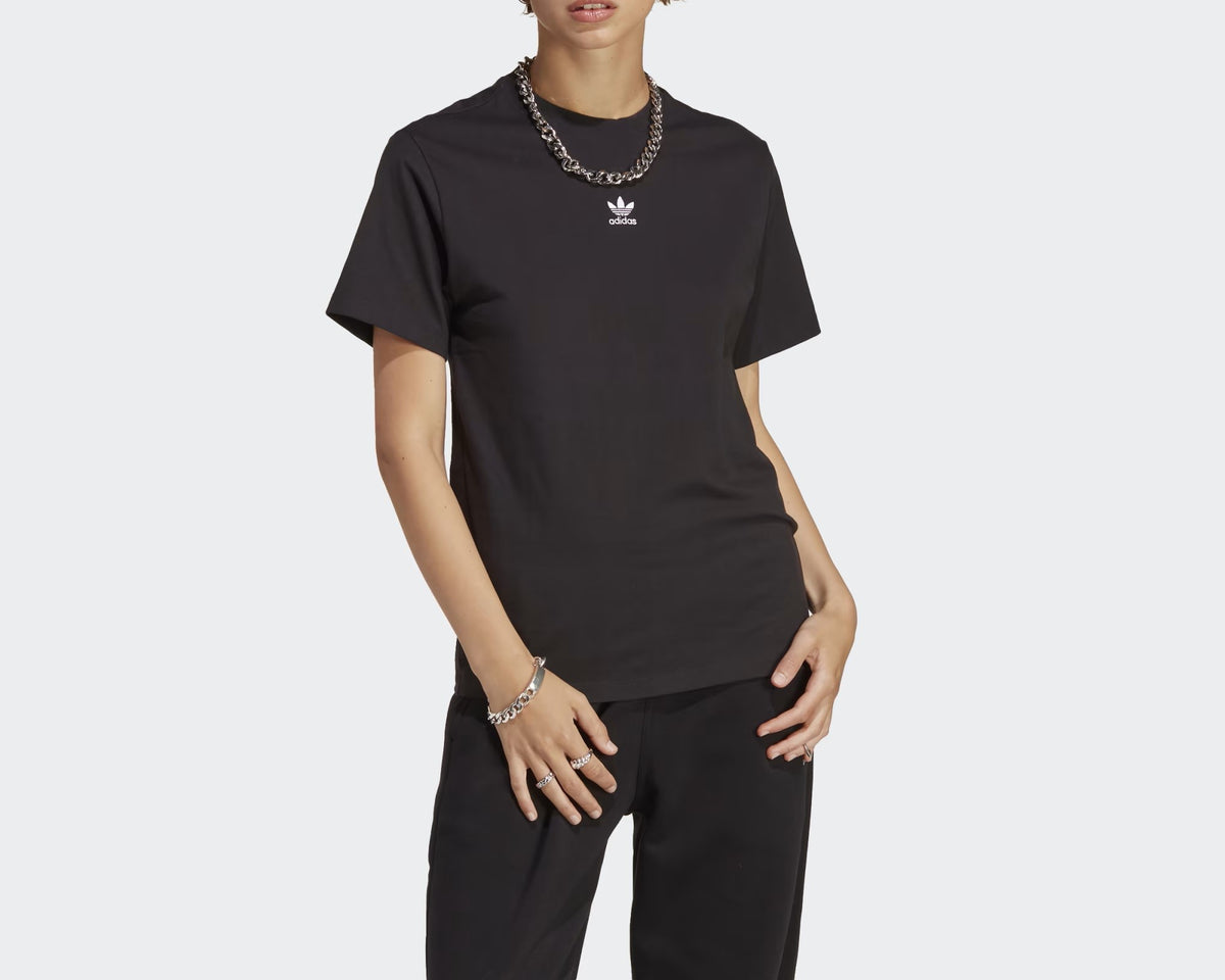 ESSENTIAL TEE