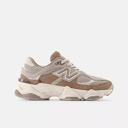 Sneakers New Balance 9060 Lifestyle Mushroom Gs GC9060EX