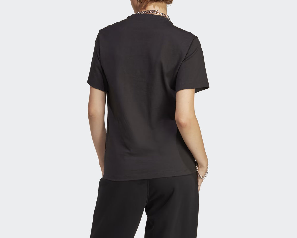 ESSENTIAL TEE