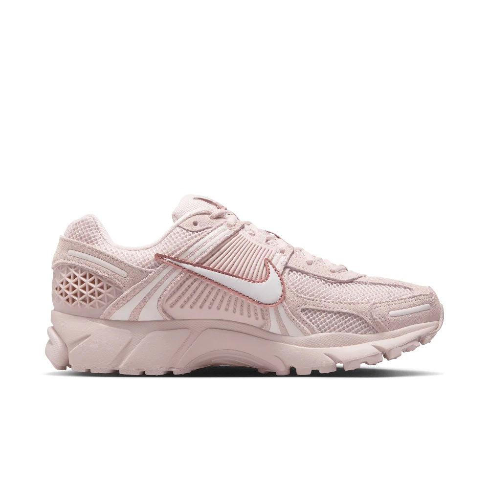 NIKE W Zoom Vomero 5