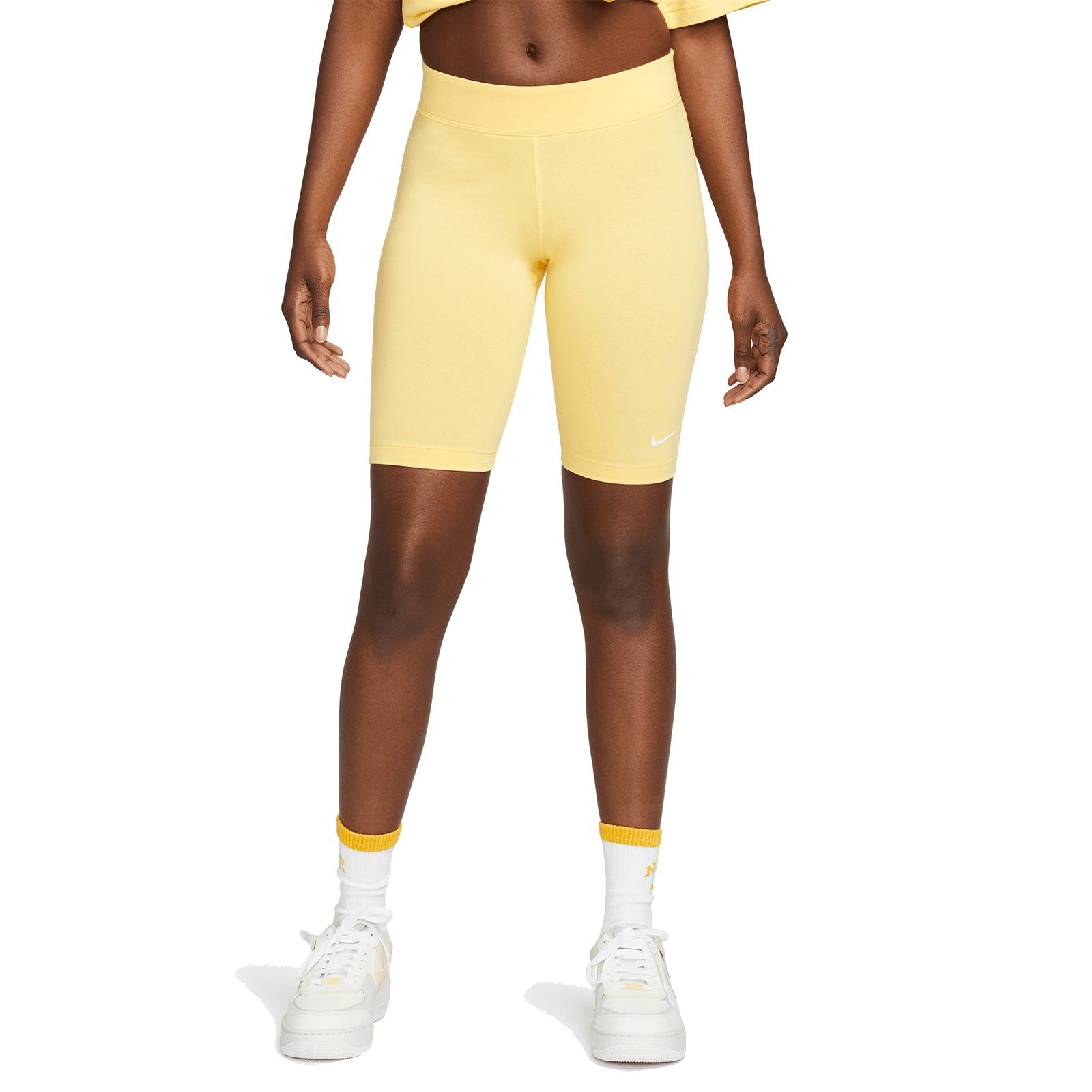 SPORTSWEAR ESSENTIAL