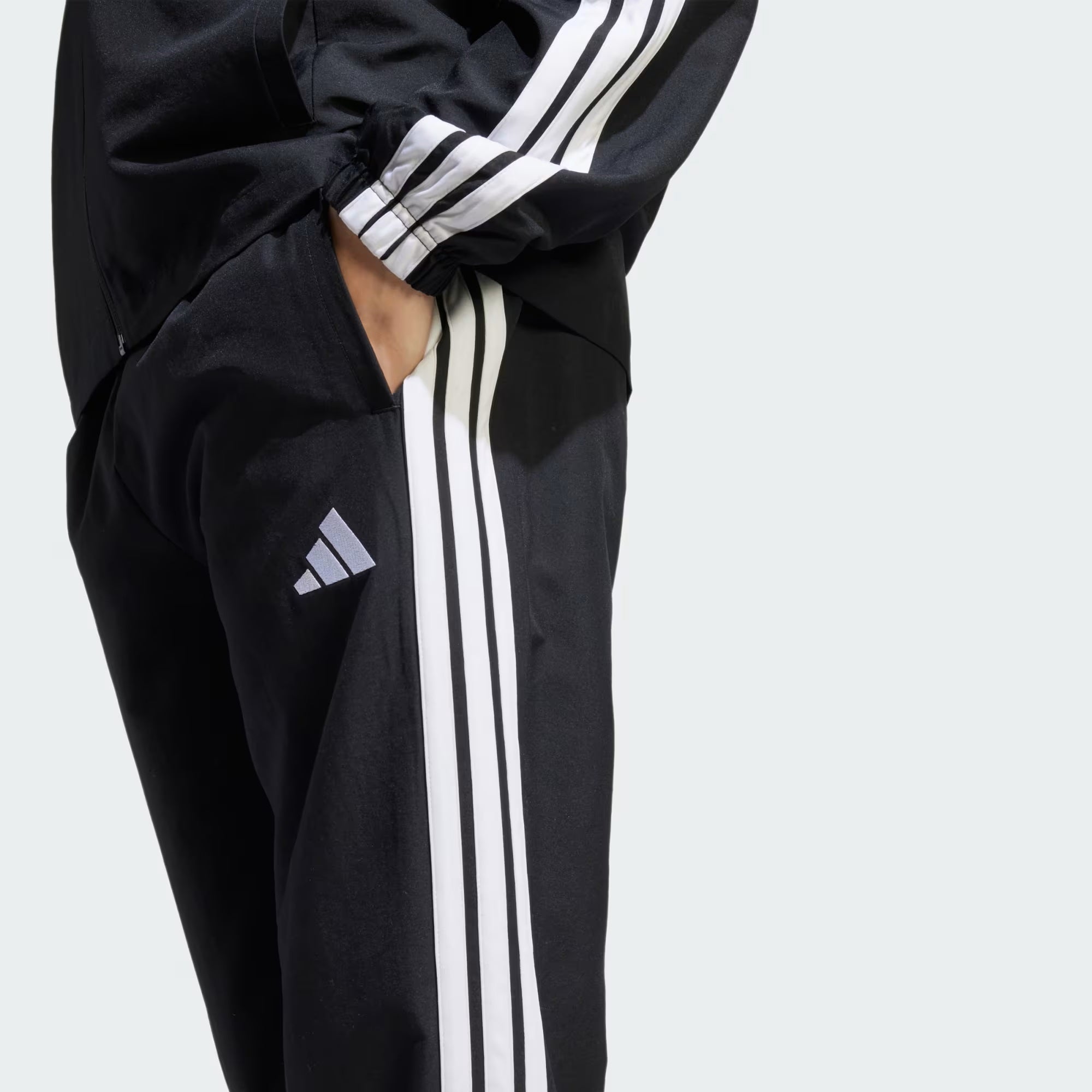 SPORTSWEAR BASIC 3-STRIPES TRICOT TRACK SUIT