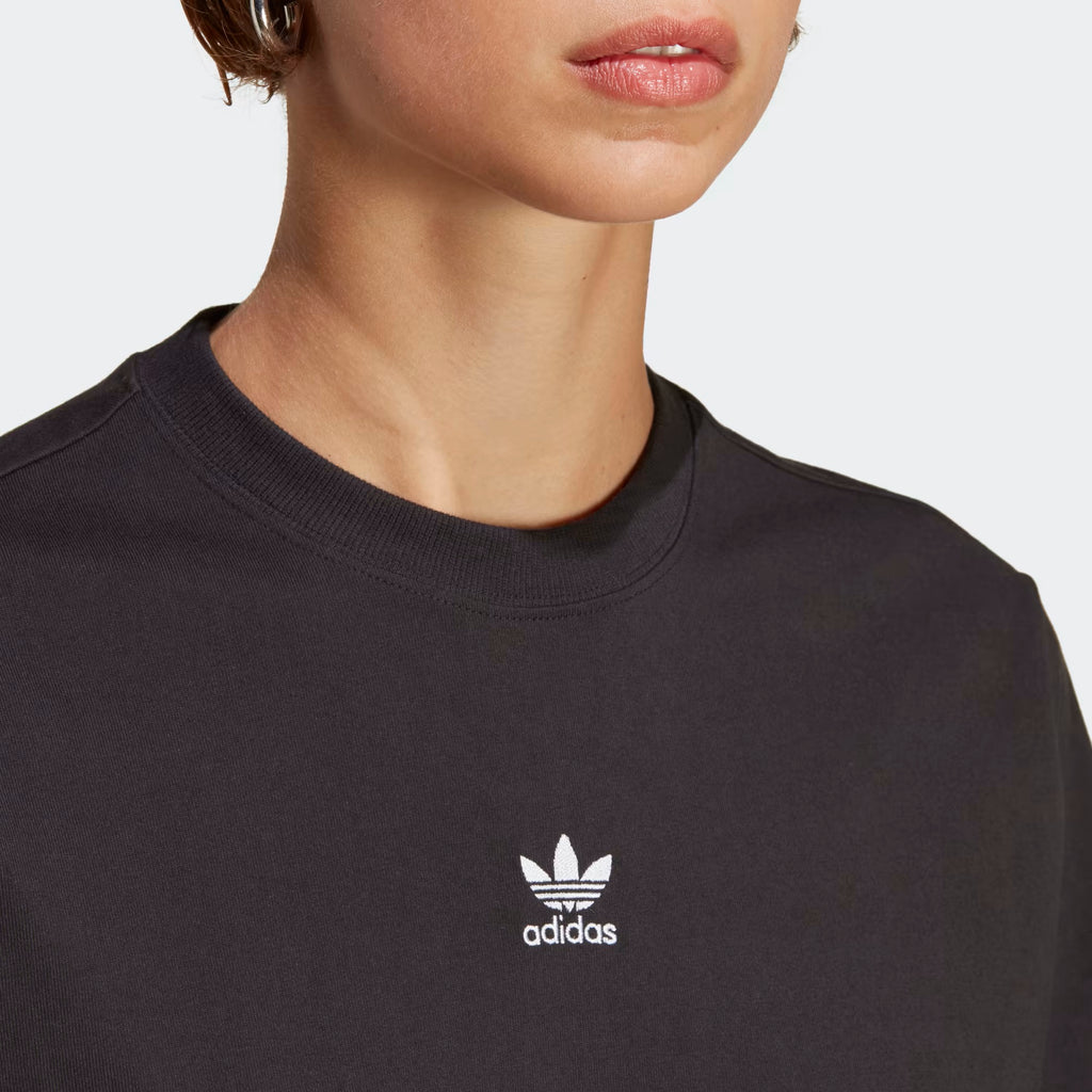 ESSENTIAL TEE