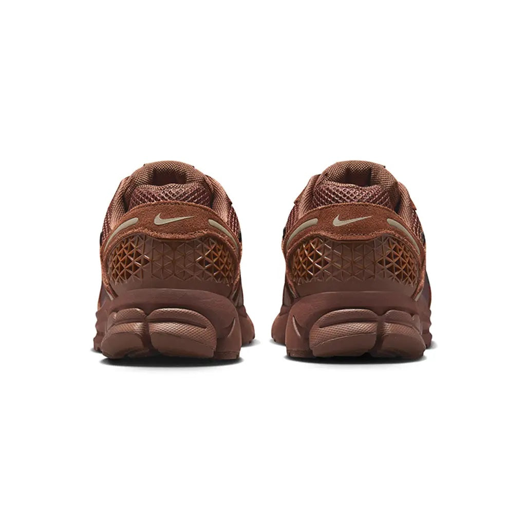 NIKE W Zoom Vomero 5