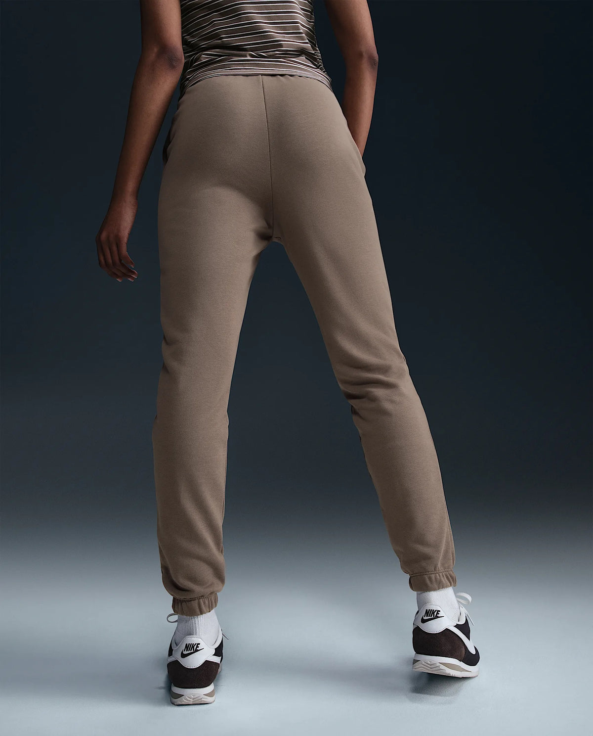 Pantalone Nike Sportswear Chill Terry Pants FN2434-233