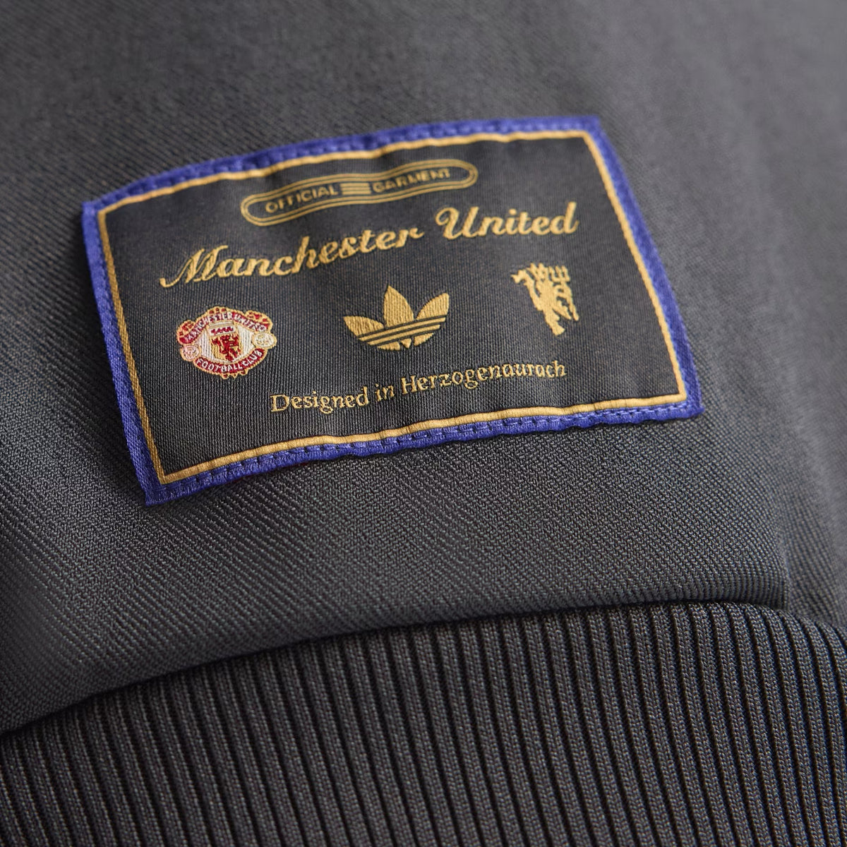 Manchester United FC ICON Tracksuit