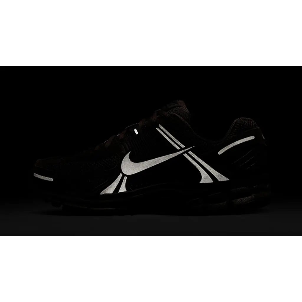 NIKE W Zoom Vomero 5