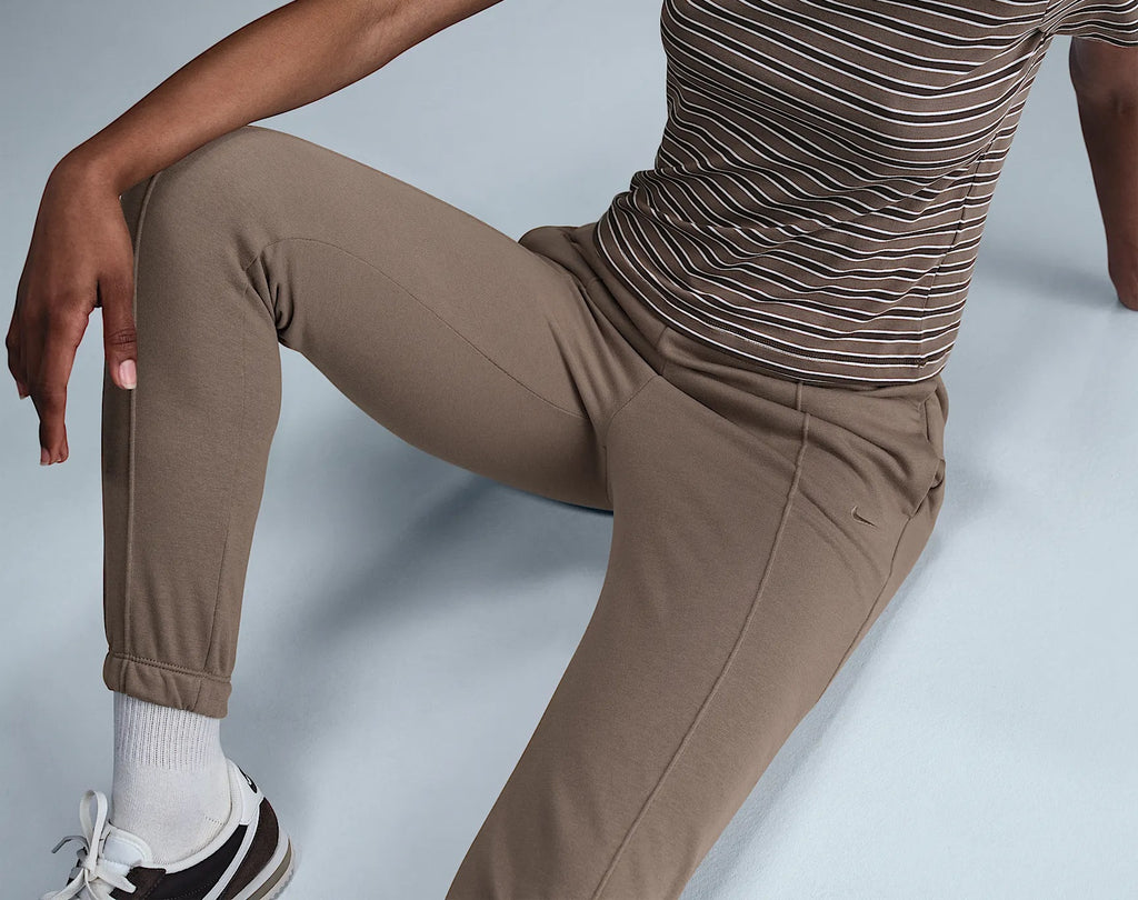 Pantalone Nike Sportswear Chill Terry Pants FN2434-233