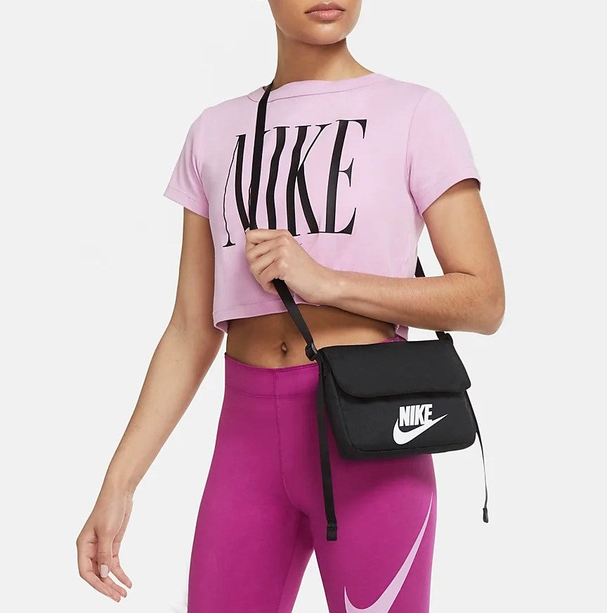 SPORTSWEAR