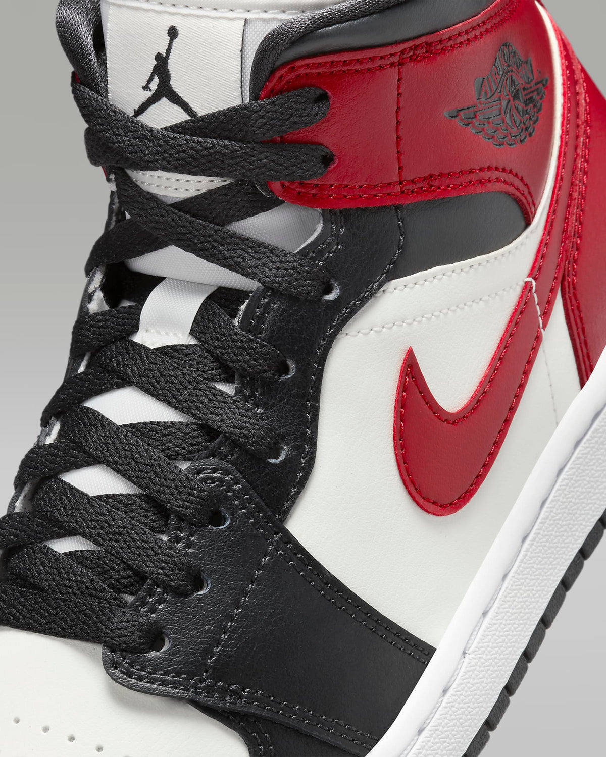 AIR JORDAN 1 MID WMNS