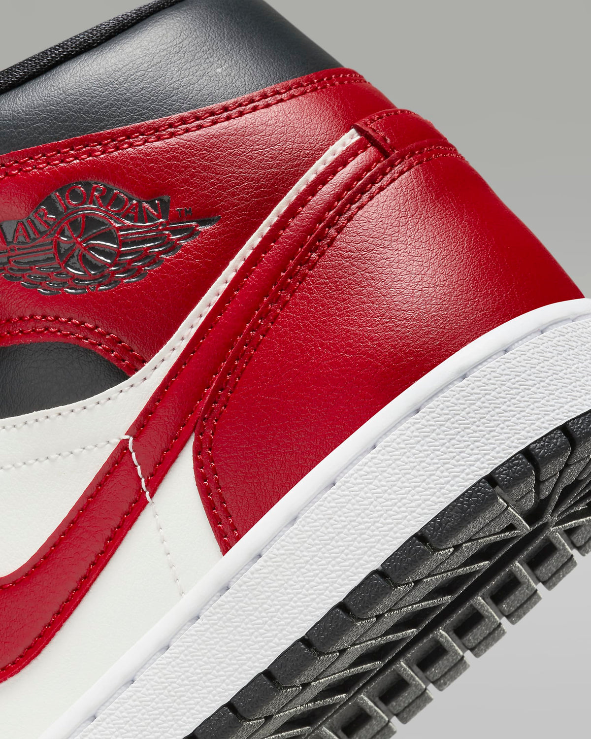 AIR JORDAN 1 MID WMNS