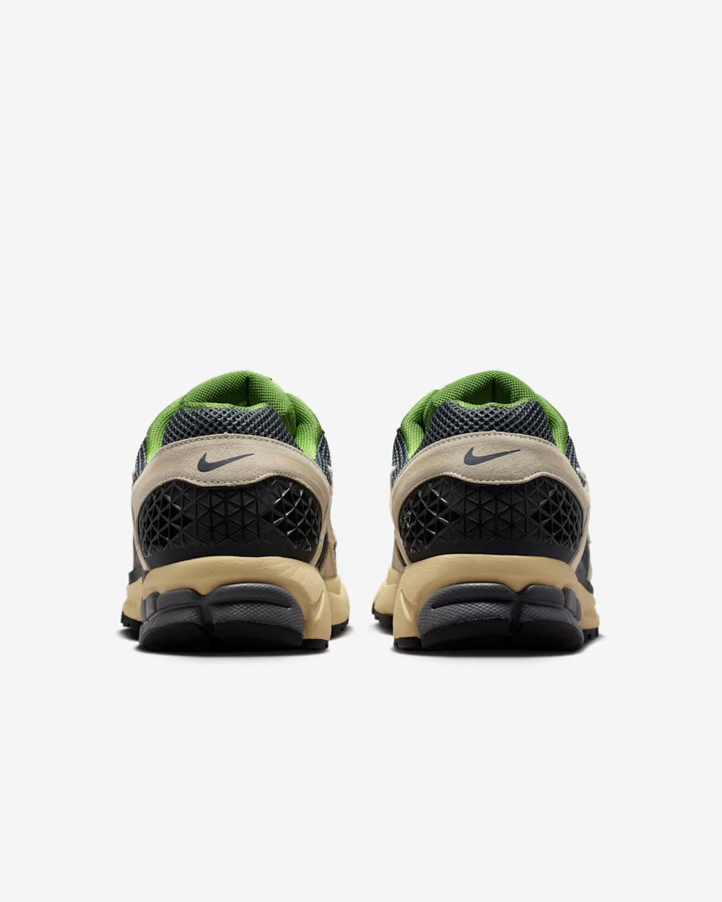 NIKE Zoom Vomero 5