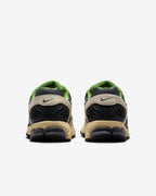 NIKE Zoom Vomero 5