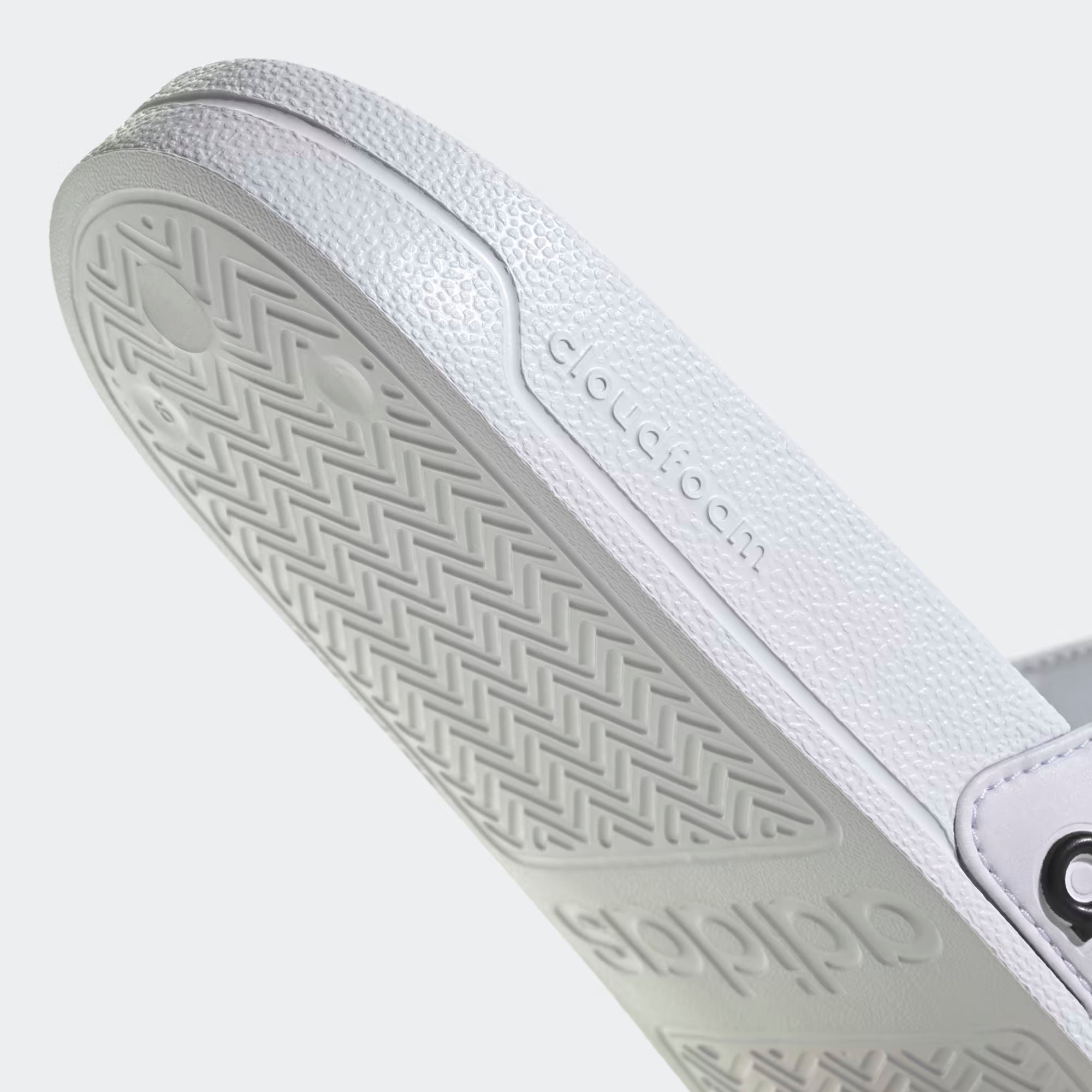 ADILETTE SHOWER