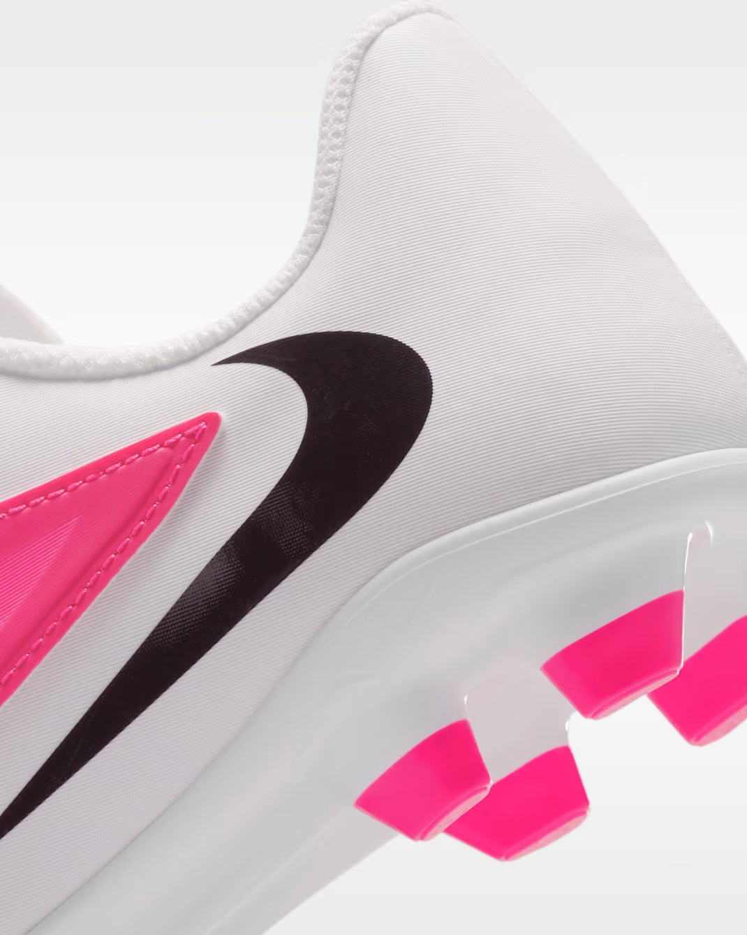 Soccer Nike Phantom 6 Low Club Jr